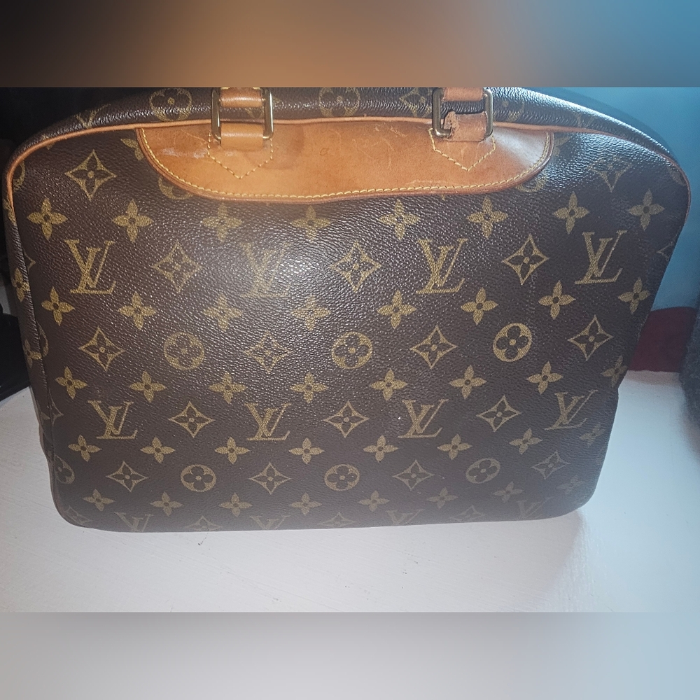 Louis Vuitton bag Authentic
